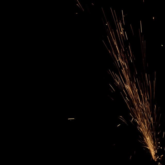 Large Grinder Sparks - 047